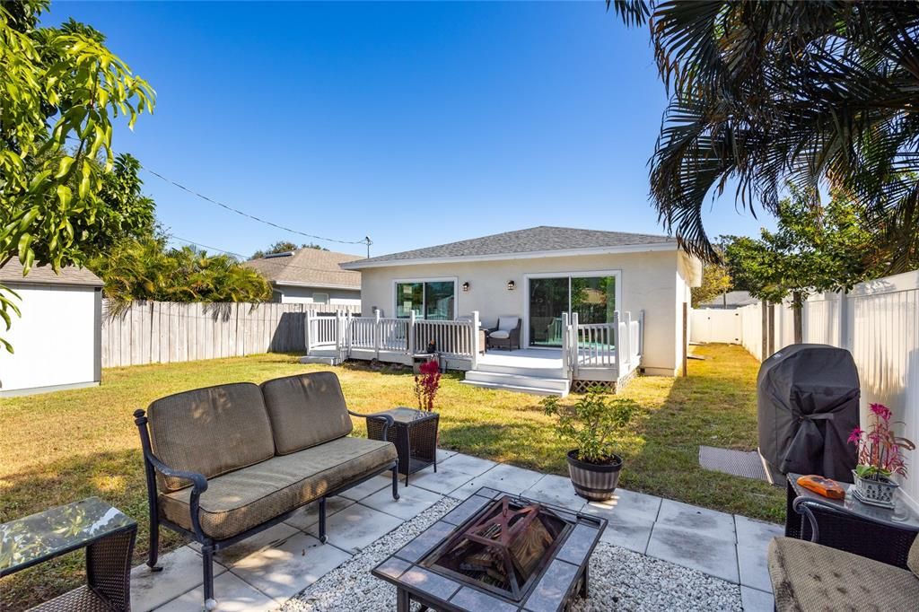 For Sale: $699,000 (3 beds, 2 baths, 1716 Square Feet)