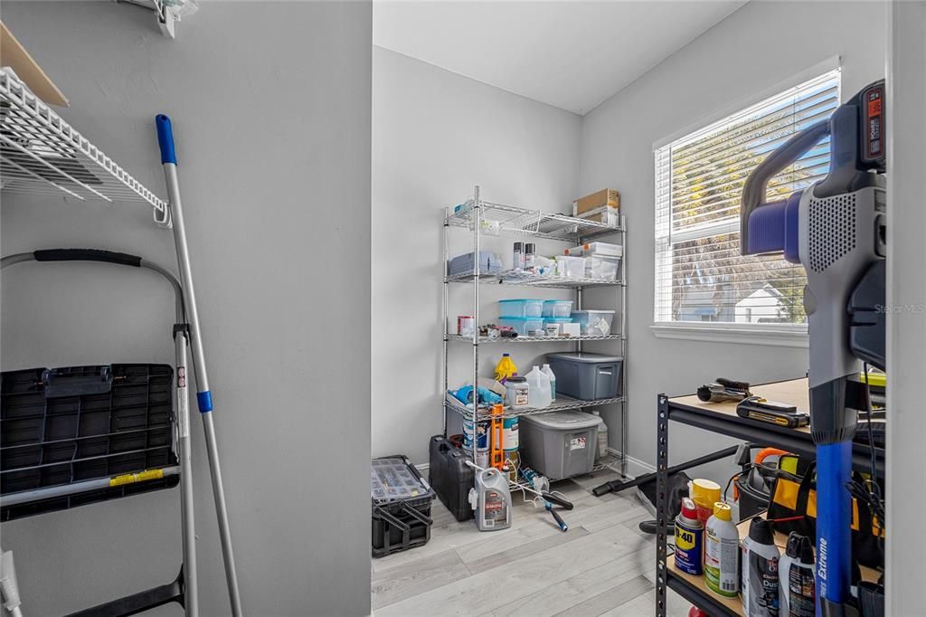 For Sale: $699,000 (3 beds, 2 baths, 1716 Square Feet)