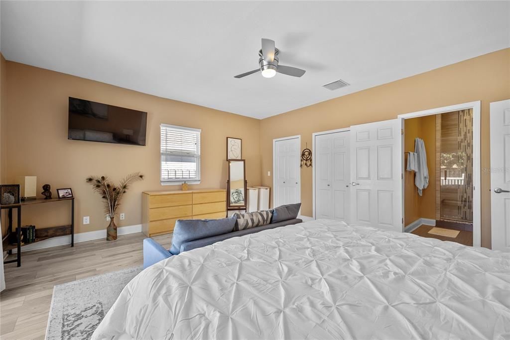 For Sale: $699,000 (3 beds, 2 baths, 1716 Square Feet)