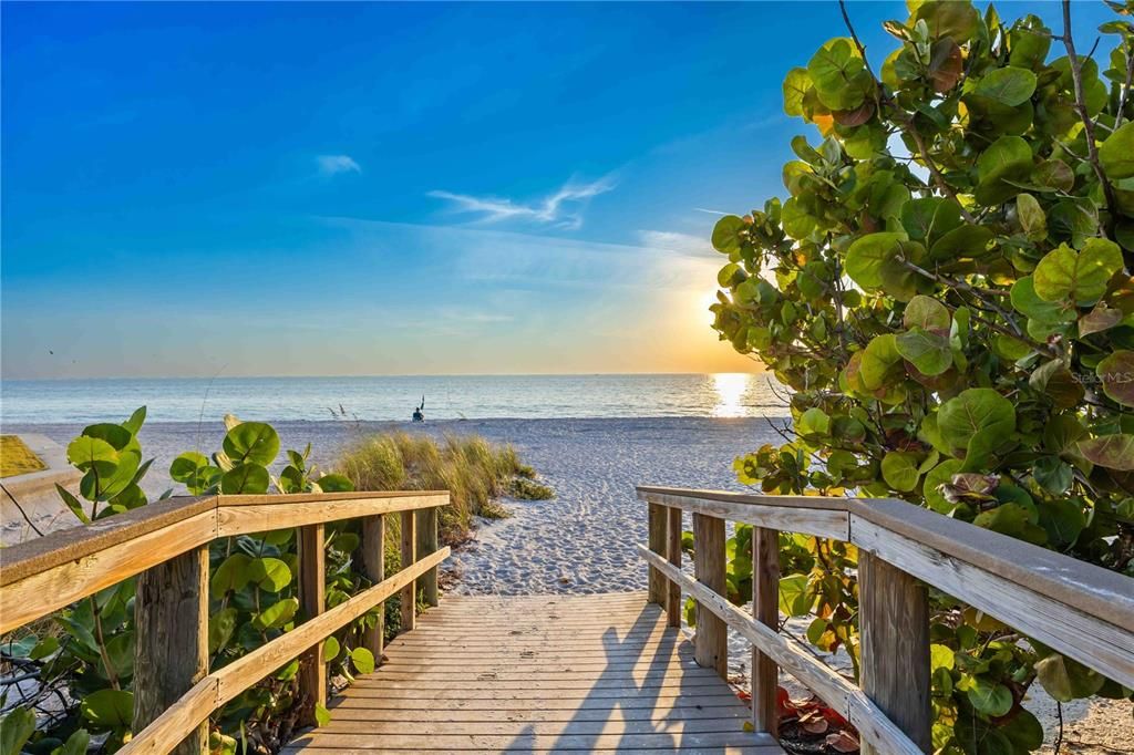 待售: $1,100,000 (2 贝兹, 2 浴室, 1409 平方英尺)