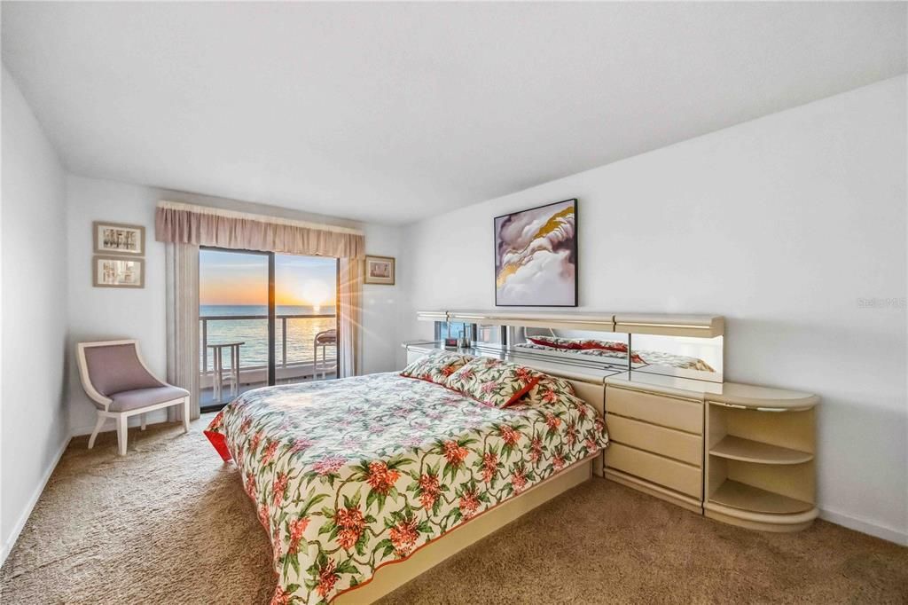 待售: $1,100,000 (2 贝兹, 2 浴室, 1409 平方英尺)