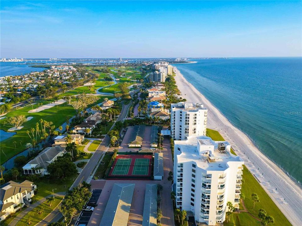 待售: $1,100,000 (2 贝兹, 2 浴室, 1409 平方英尺)