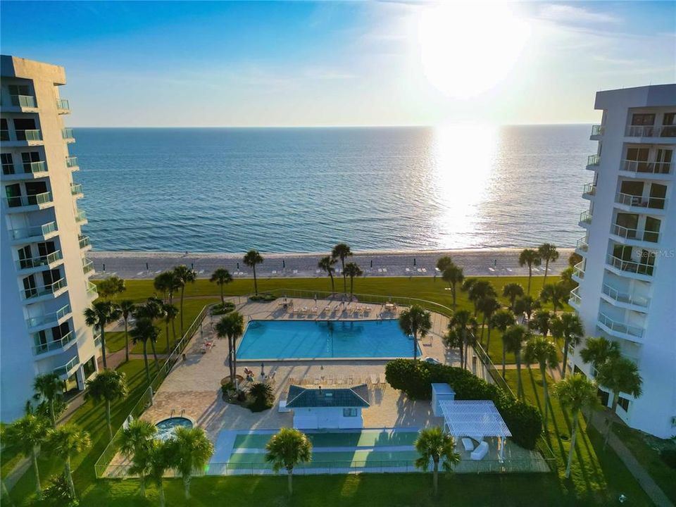 待售: $1,100,000 (2 贝兹, 2 浴室, 1409 平方英尺)