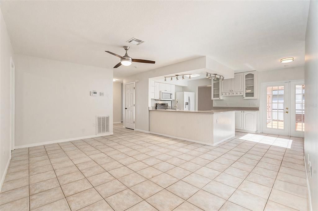 For Sale: $575,000 (4 beds, 2 baths, 1882 Square Feet)