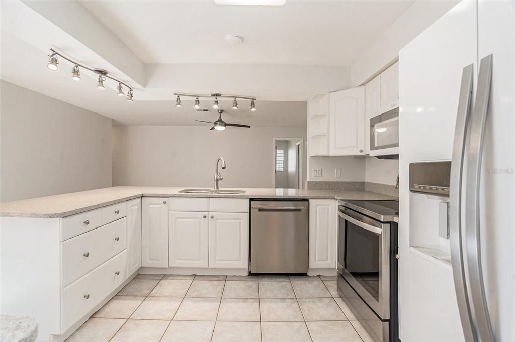 For Sale: $575,000 (4 beds, 2 baths, 1882 Square Feet)