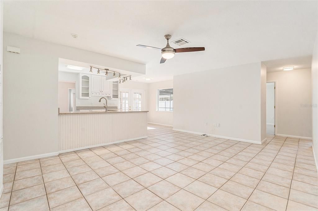 For Sale: $575,000 (4 beds, 2 baths, 1882 Square Feet)