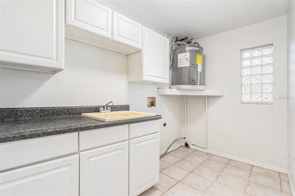 For Sale: $575,000 (4 beds, 2 baths, 1882 Square Feet)