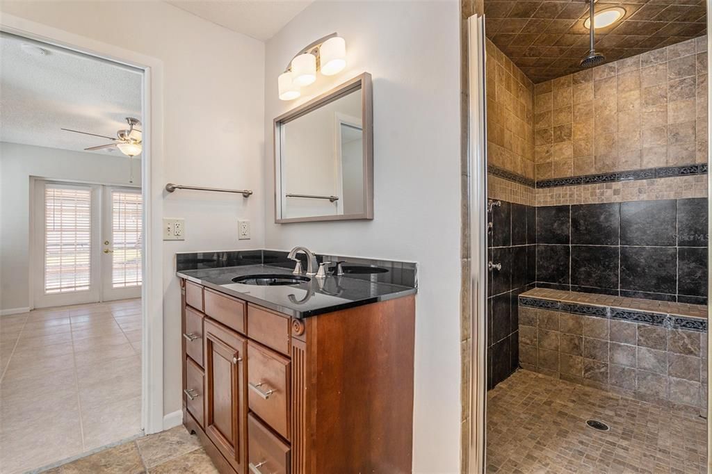 For Sale: $575,000 (4 beds, 2 baths, 1882 Square Feet)