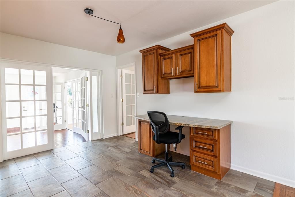 En Venta: $679,000 (4 camas, 2 baños, 1962 Pies cuadrados)