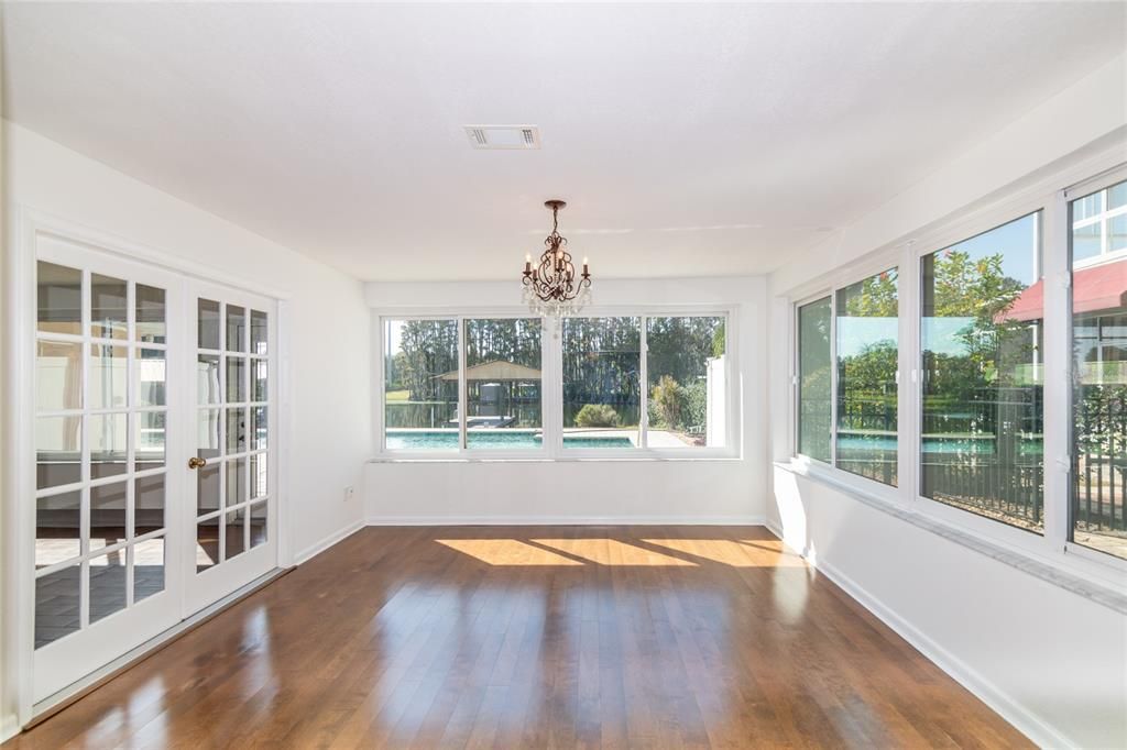 En Venta: $679,000 (4 camas, 2 baños, 1962 Pies cuadrados)