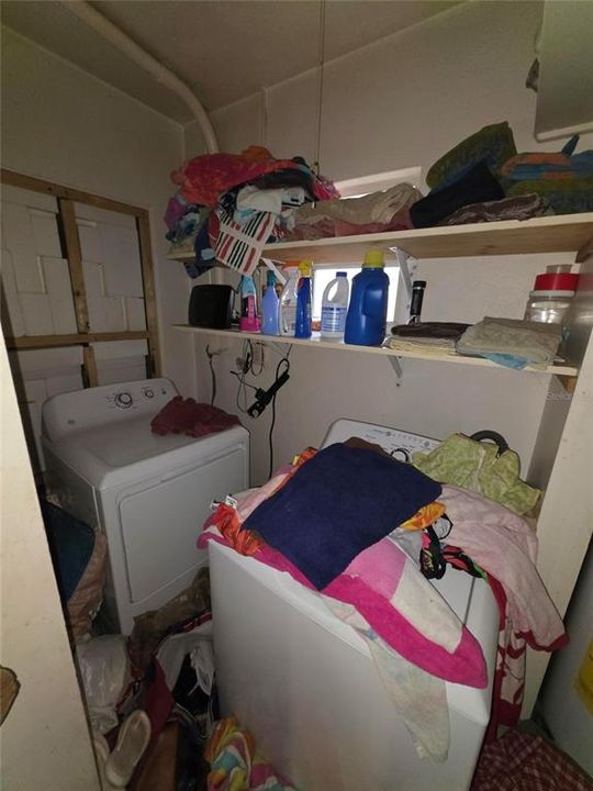 待售: $228,000 (2 贝兹, 1 浴室, 1370 平方英尺)