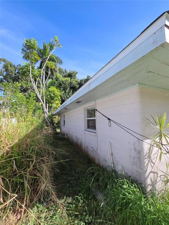 待售: $228,000 (2 贝兹, 1 浴室, 1370 平方英尺)