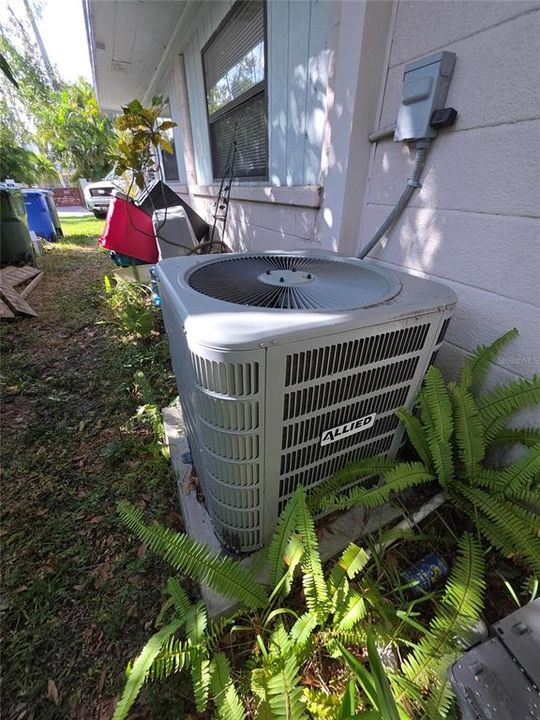 待售: $228,000 (2 贝兹, 1 浴室, 1370 平方英尺)