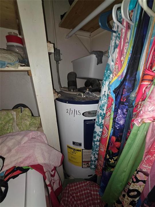 待售: $228,000 (2 贝兹, 1 浴室, 1370 平方英尺)