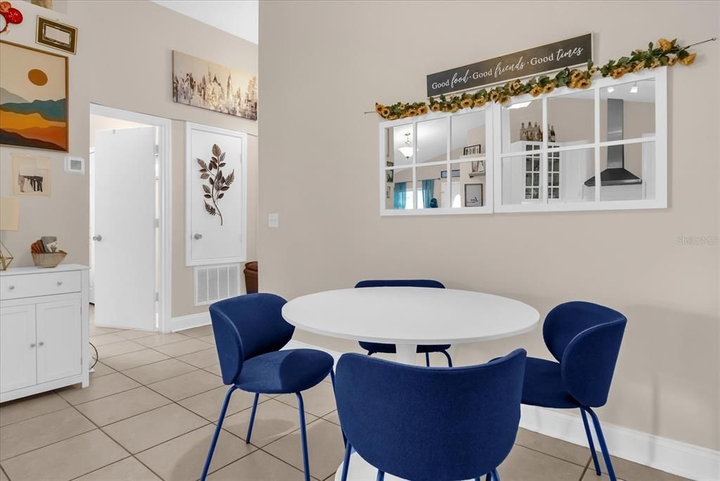 На продажу: $380,000 (3 спален, 2 ванн, 1266 Квадратных фут)