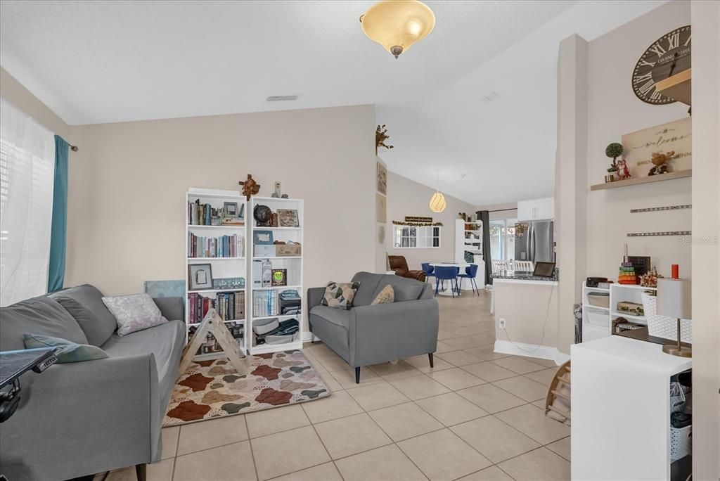 На продажу: $380,000 (3 спален, 2 ванн, 1266 Квадратных фут)