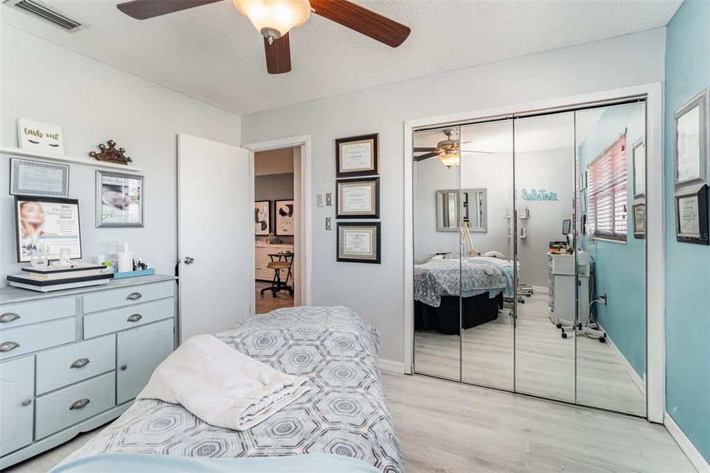 For Sale: $354,900 (3 beds, 2 baths, 1701 Square Feet)