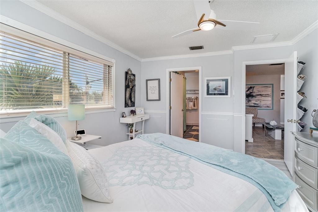 For Sale: $354,900 (3 beds, 2 baths, 1701 Square Feet)