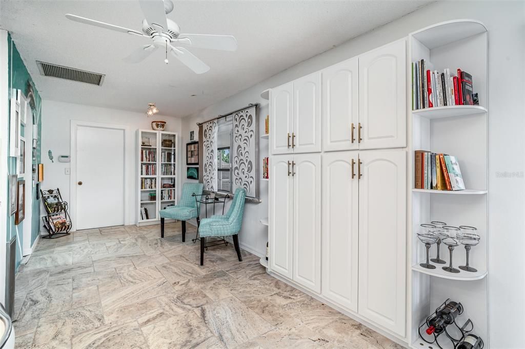 For Sale: $354,900 (3 beds, 2 baths, 1701 Square Feet)
