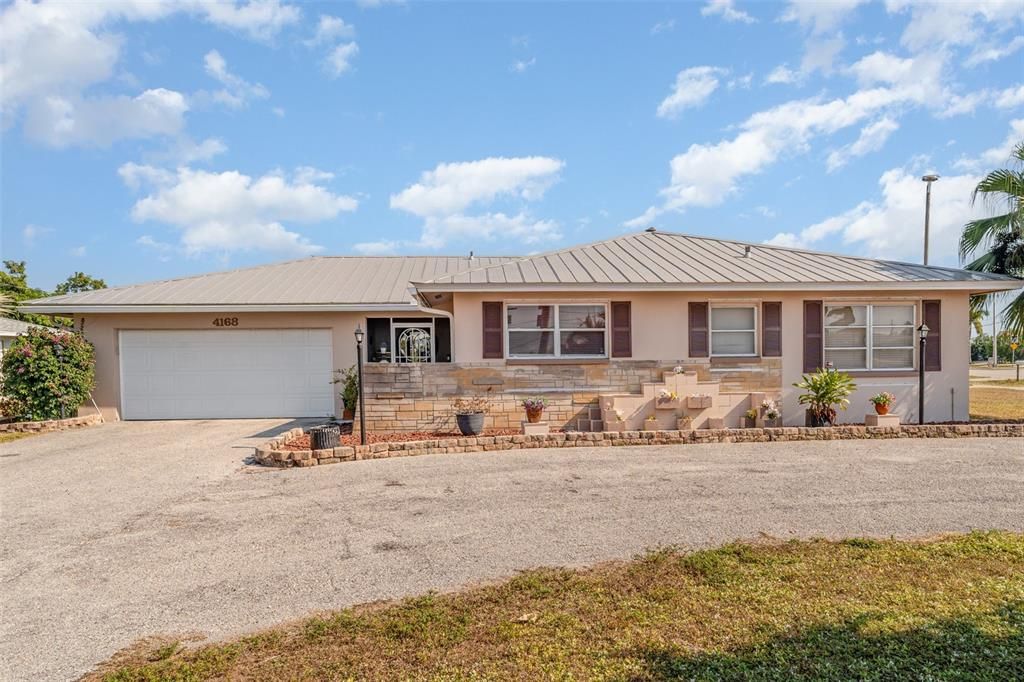 For Sale: $354,900 (3 beds, 2 baths, 1701 Square Feet)