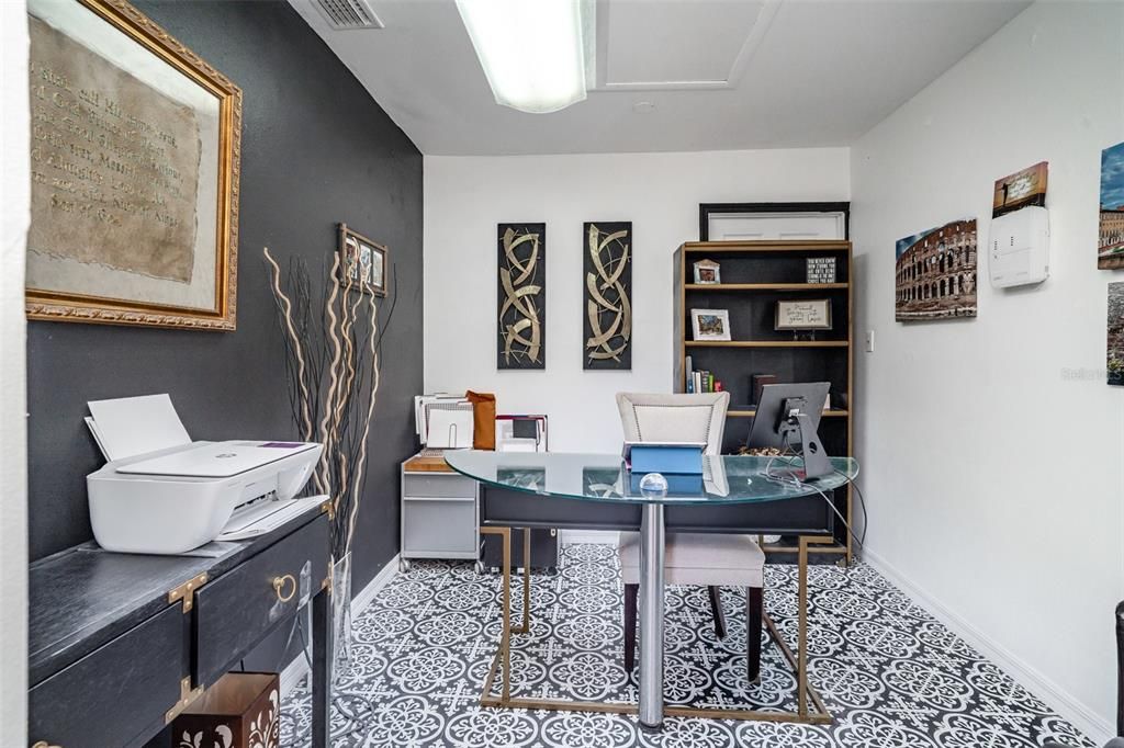 For Sale: $354,900 (3 beds, 2 baths, 1701 Square Feet)