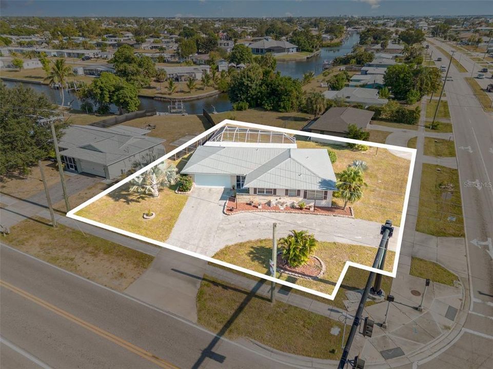 For Sale: $354,900 (3 beds, 2 baths, 1701 Square Feet)