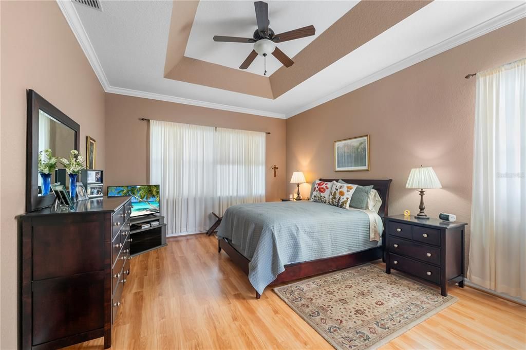 For Sale: $475,000 (3 beds, 2 baths, 2354 Square Feet)