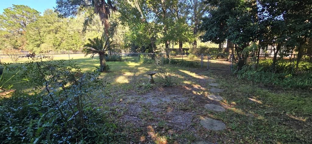 For Rent: $1,775 (3 beds, 2 baths, 1490 Square Feet)