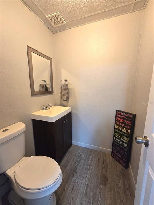 На продажу: $139,900 (0 спален, 0 ванн, 714 Квадратных фут)