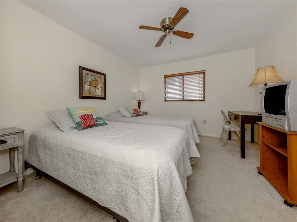 На продажу: $179,500 (2 спален, 2 ванн, 1222 Квадратных фут)