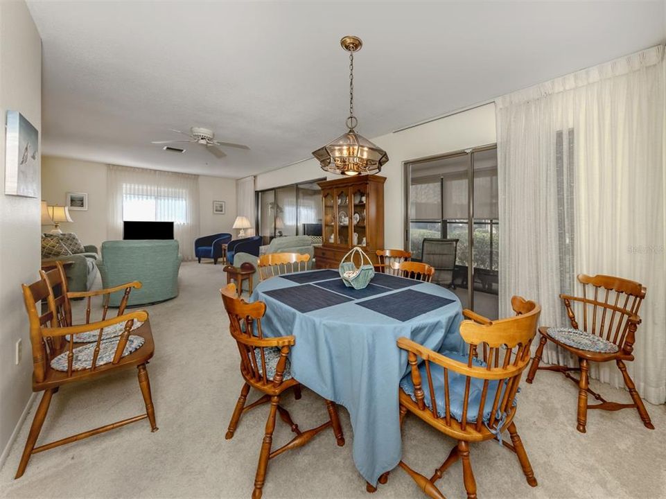 На продажу: $179,500 (2 спален, 2 ванн, 1222 Квадратных фут)