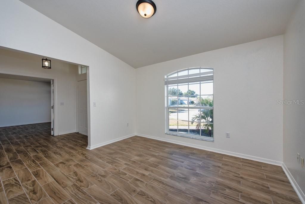 待售: $370,000 (3 贝兹, 2 浴室, 1859 平方英尺)