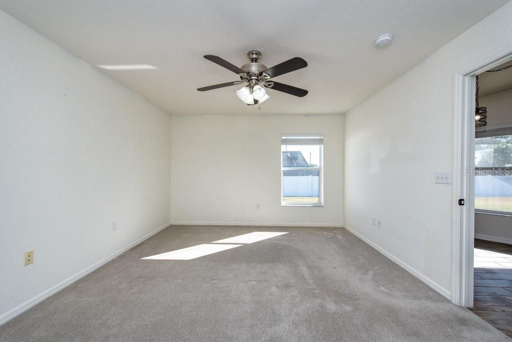 待售: $370,000 (3 贝兹, 2 浴室, 1859 平方英尺)