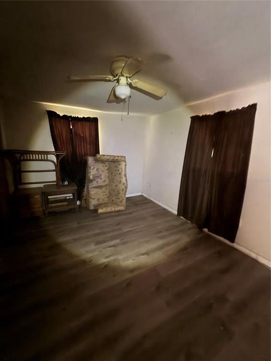 待售: $164,500 (3 贝兹, 2 浴室, 1040 平方英尺)