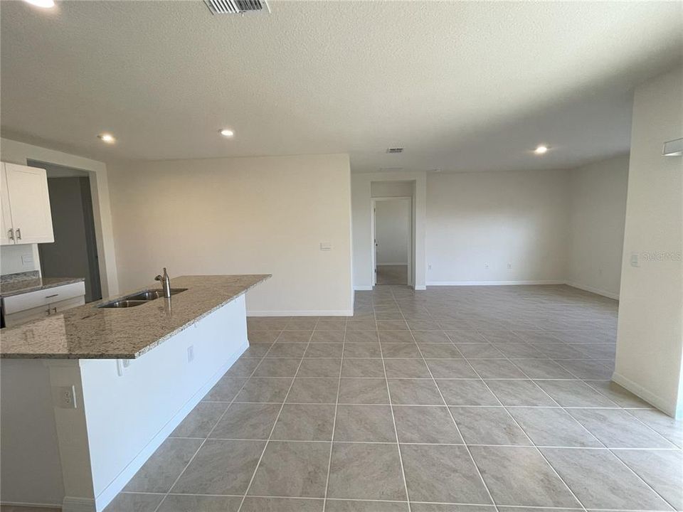 待售: $479,000 (4 贝兹, 2 浴室, 1846 平方英尺)