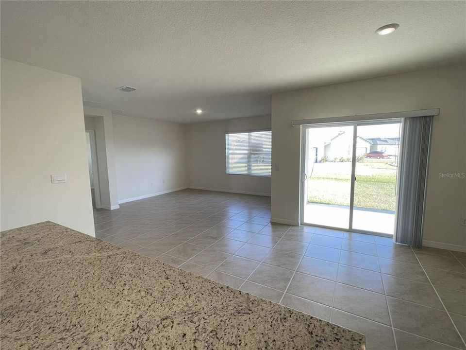 待售: $479,000 (4 贝兹, 2 浴室, 1846 平方英尺)