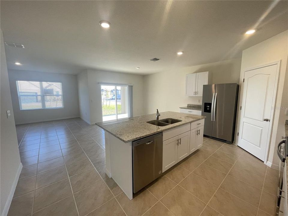 待售: $479,000 (4 贝兹, 2 浴室, 1846 平方英尺)