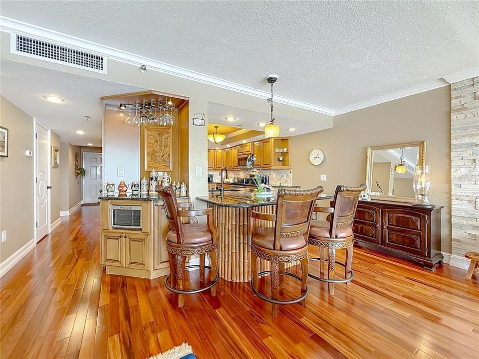 For Sale: $789,500 (3 beds, 2 baths, 1592 Square Feet)