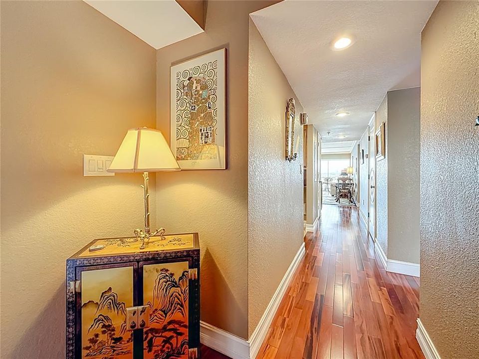 For Sale: $789,500 (3 beds, 2 baths, 1592 Square Feet)