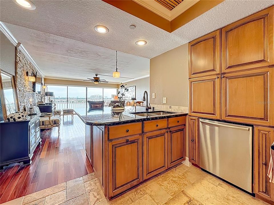 For Sale: $789,500 (3 beds, 2 baths, 1592 Square Feet)