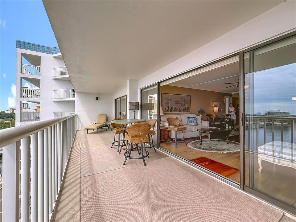 For Sale: $789,500 (3 beds, 2 baths, 1592 Square Feet)