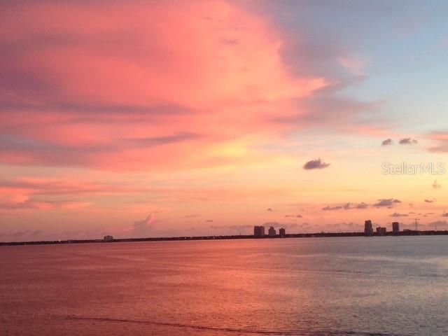 For Sale: $789,500 (3 beds, 2 baths, 1592 Square Feet)