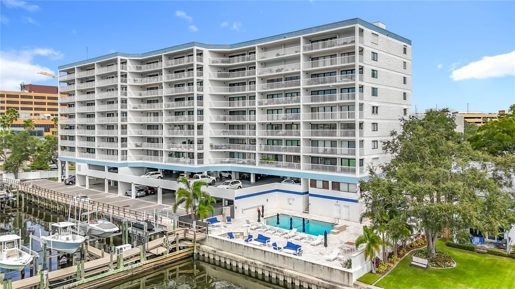 For Sale: $789,500 (3 beds, 2 baths, 1592 Square Feet)