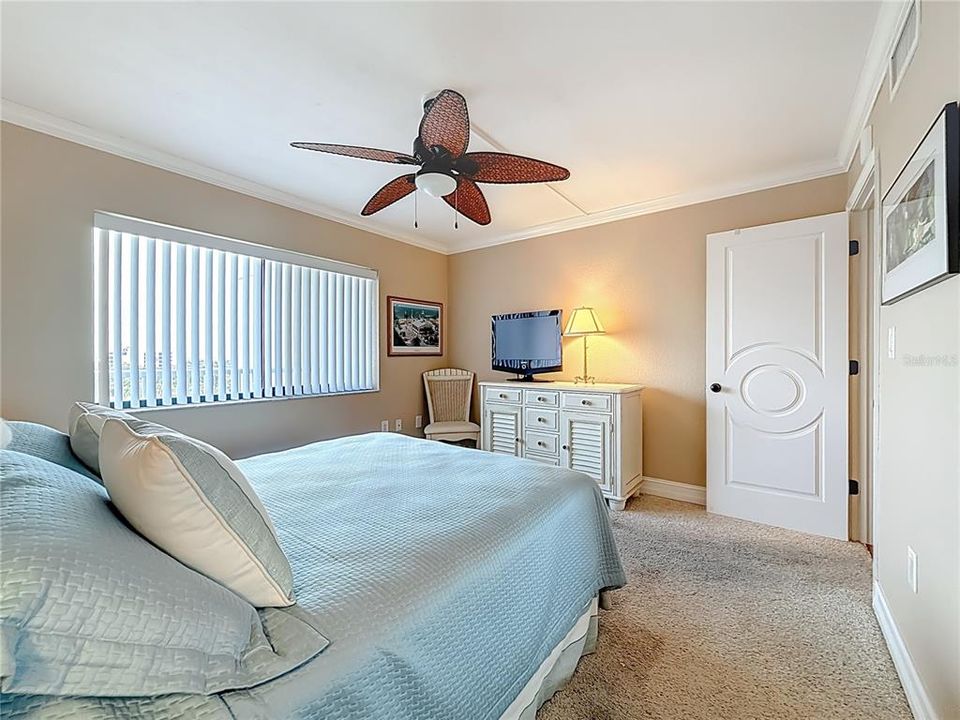 For Sale: $789,500 (3 beds, 2 baths, 1592 Square Feet)