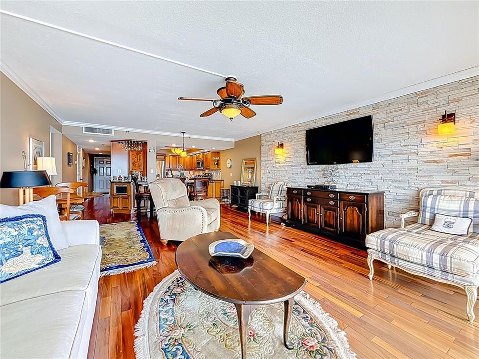 For Sale: $789,500 (3 beds, 2 baths, 1592 Square Feet)