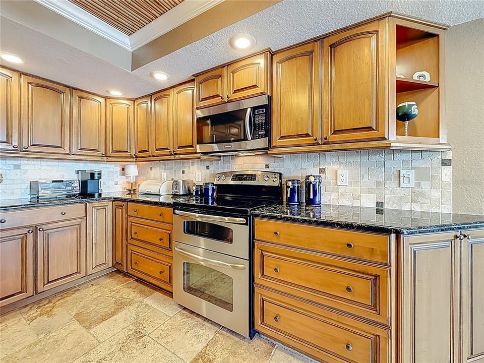 For Sale: $789,500 (3 beds, 2 baths, 1592 Square Feet)