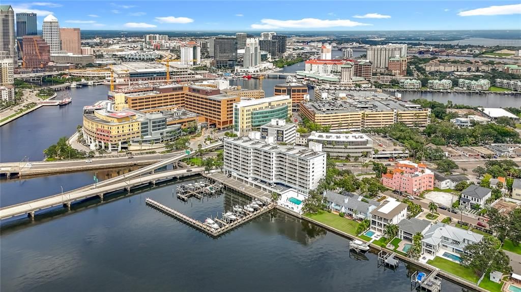 For Sale: $789,500 (3 beds, 2 baths, 1592 Square Feet)