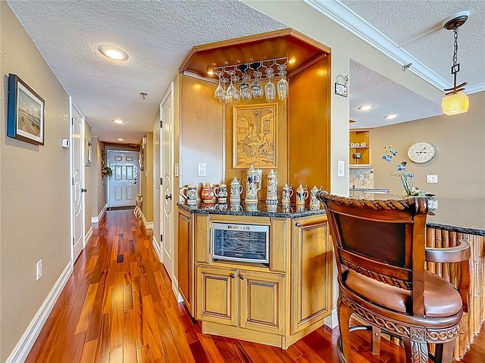 For Sale: $789,500 (3 beds, 2 baths, 1592 Square Feet)