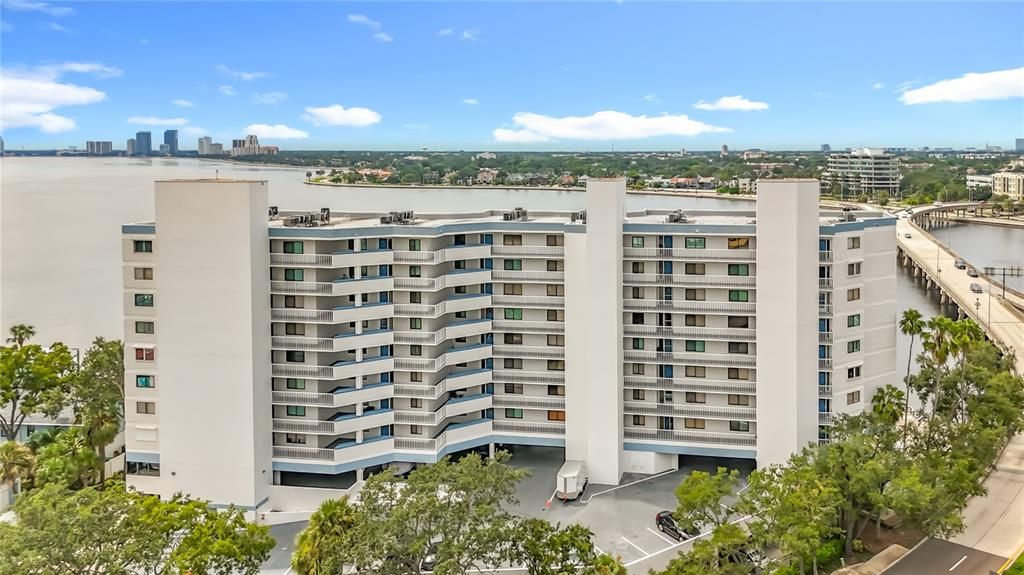 For Sale: $789,500 (3 beds, 2 baths, 1592 Square Feet)