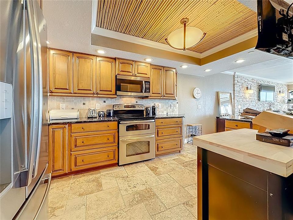 For Sale: $789,500 (3 beds, 2 baths, 1592 Square Feet)